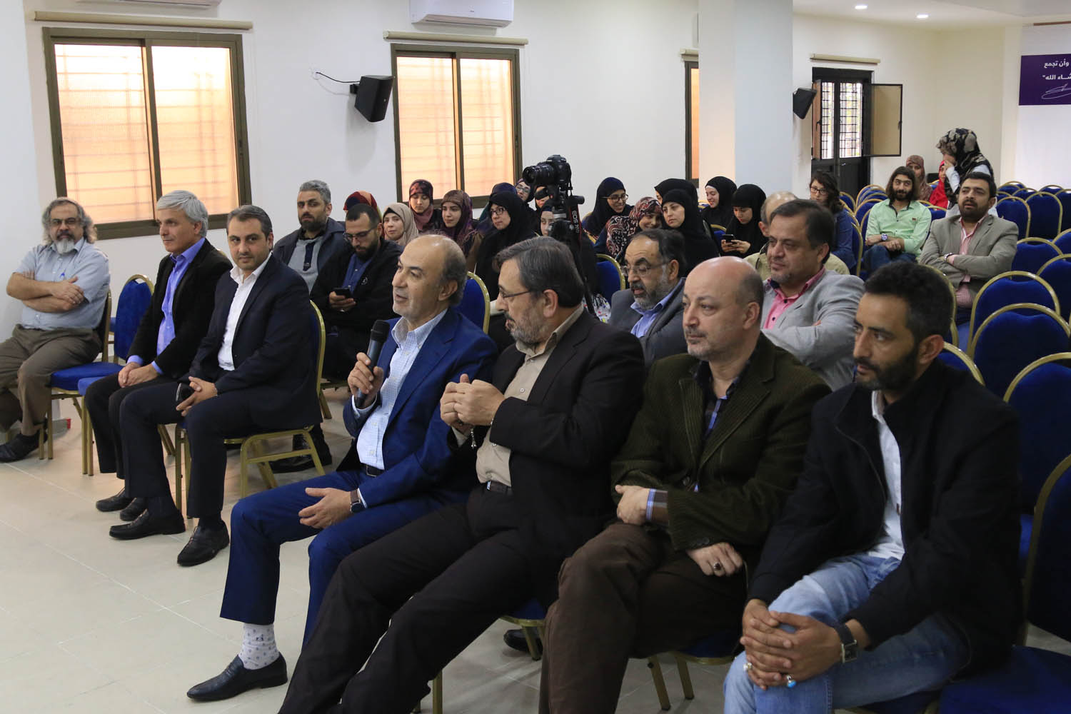 (نحو مشروع مقاومة لتفكيك الإستعمار) في جامعة المعارف